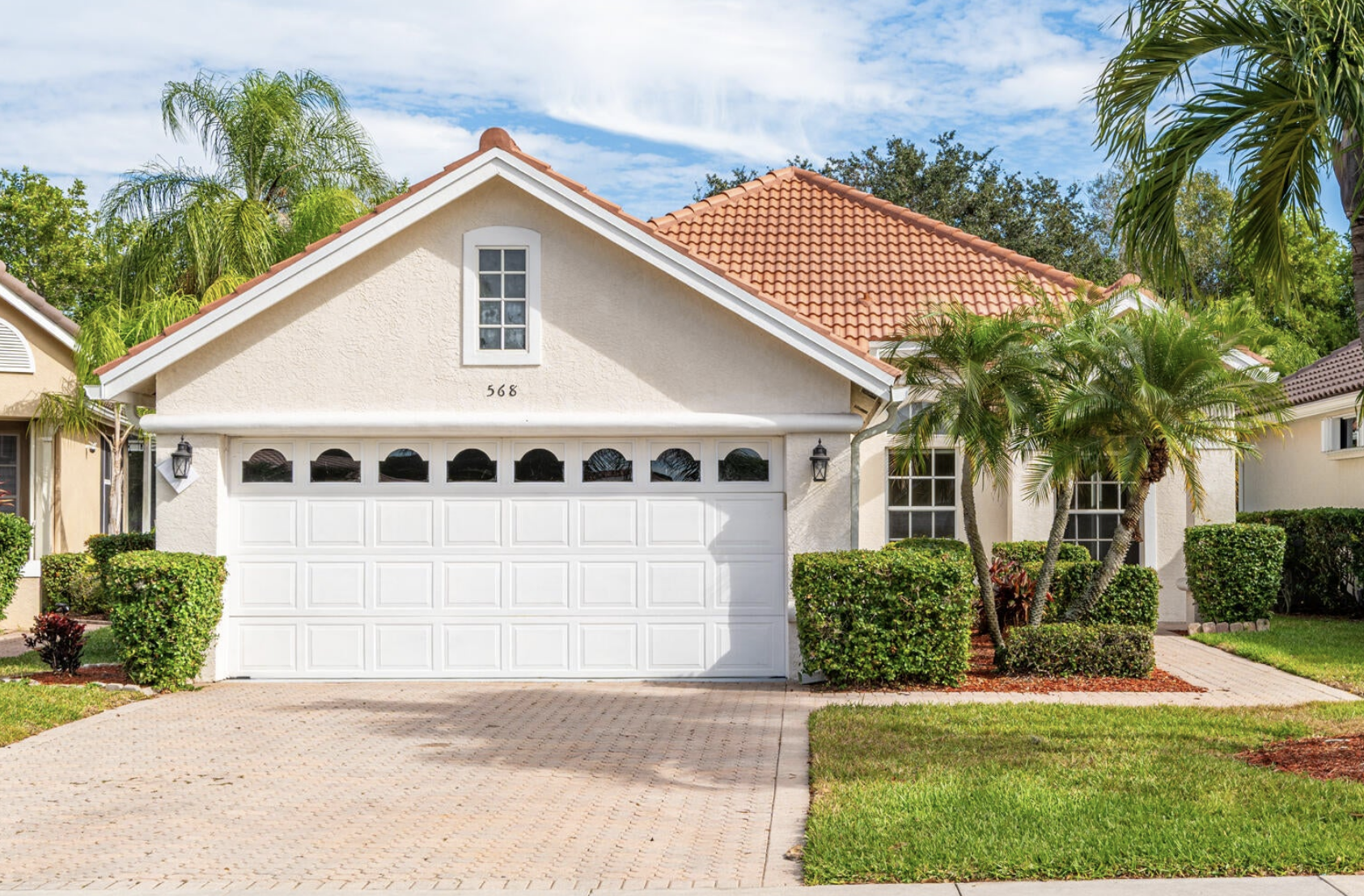 568 sw new castle cove